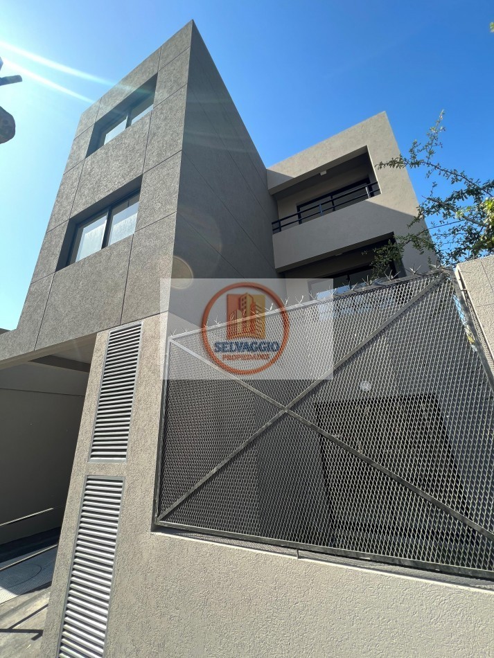 DEPARTAMENTO MONOAMBIENTE EN PISO 2, DTO F, INTERNO, 26 M2. LOMAS DE ZAMORA.