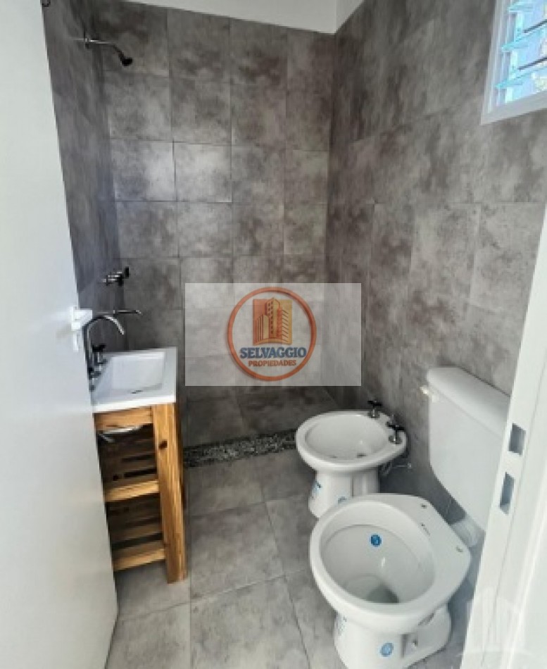 DEPARTAMENTO MONOAMBIENTE EN 2° PISO DTO G , CONTRAFRENTE, CON BALCON, LOMAS DE ZAMORA.