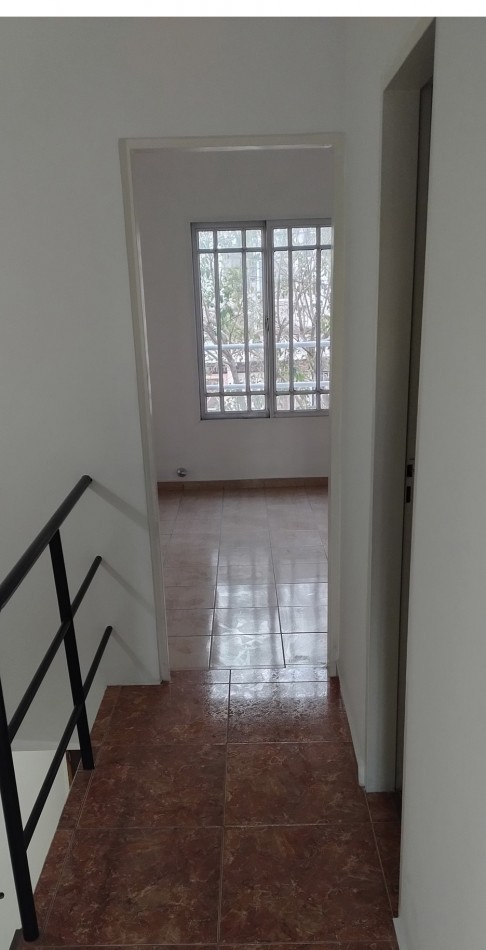 DUPLEX EN PLANTA ALTA, 3 AMBIENTES.