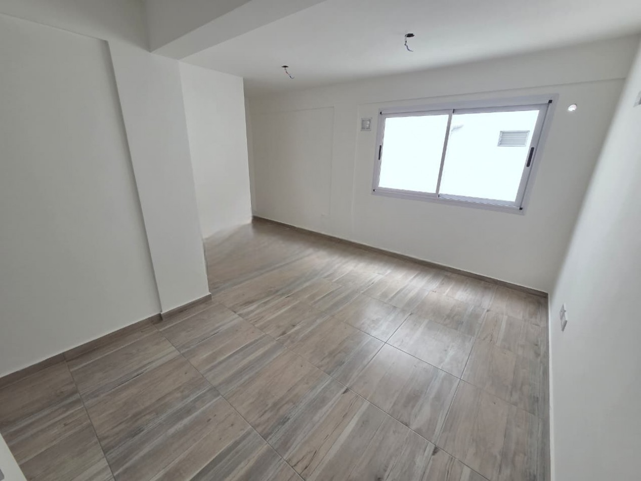 MONOAMBIENTE A ESTRENAR, EN 2° PISO, INTERNO, 21M2.