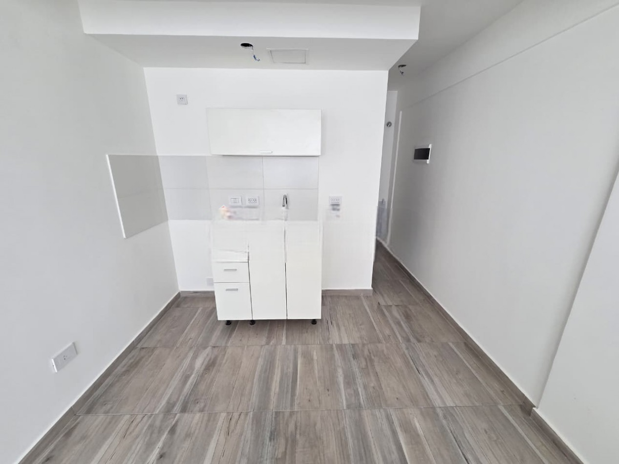 MONOAMBIENTE A ESTRENAR, EN 2° PISO, INTERNO, 21M2.