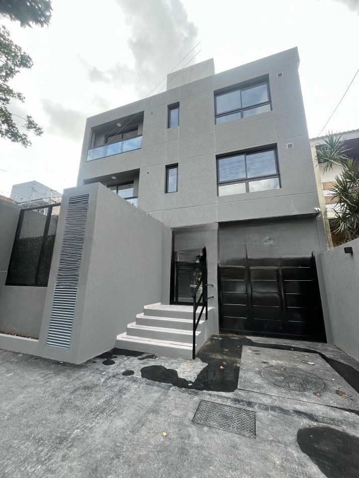 MONOAMBIENTE EN 1° PISO, DTO F, INTERNO, 21M2.