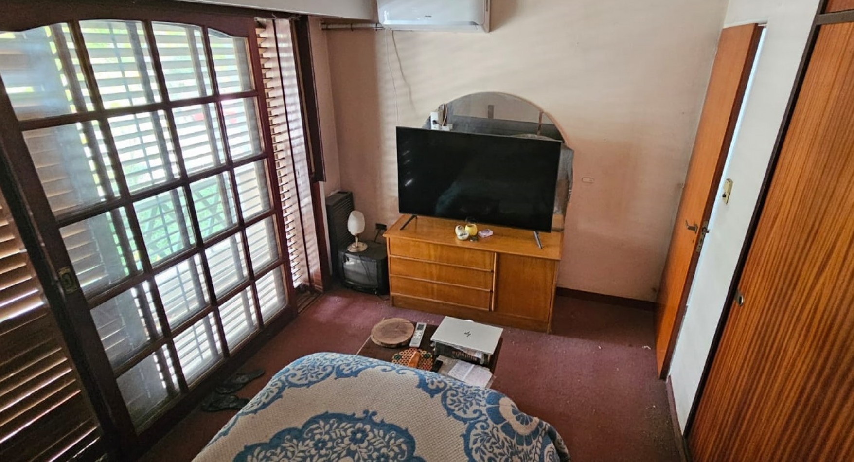 PH DE 4 AMBIENTES CON LOCAL COMERCIAL DE 80M2, SOBRE ESQUINA. 