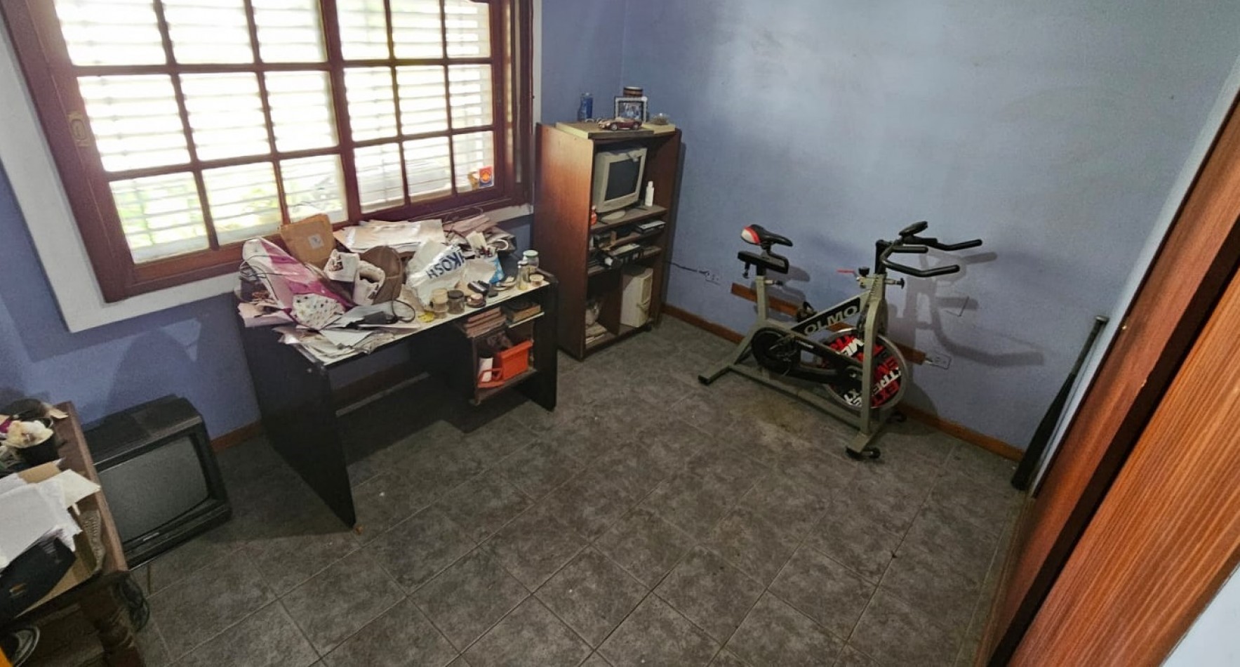 PH DE 4 AMBIENTES CON LOCAL COMERCIAL DE 80M2, SOBRE ESQUINA. 