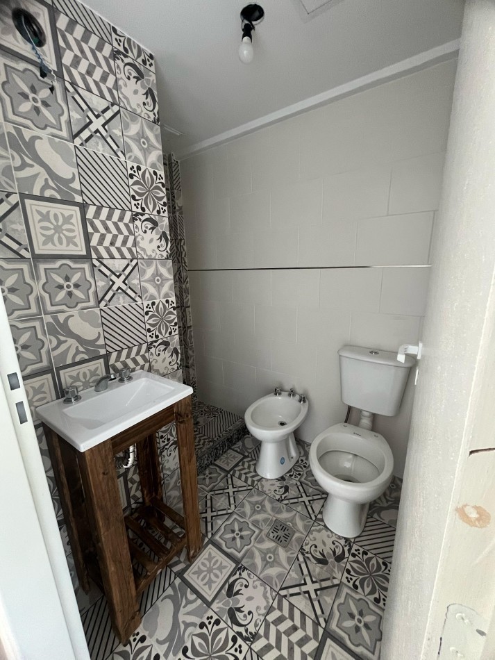 MONOAMBIENTE EN 1° PISO, DTO E, CONTRAFRENTE, 21M2.