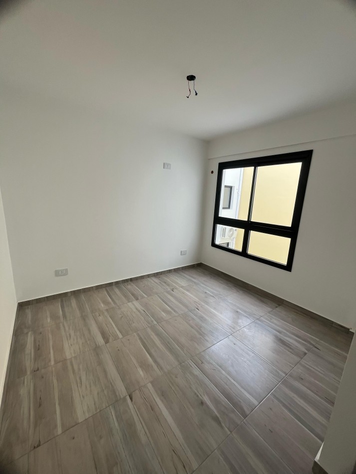 MONOAMBIENTE EN PLANTA BAJA , CONTRAFRENTE, CON PATIO, 48M2.