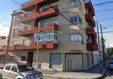LOCAL COMERCIAL 35M2, SOBRE ESQUINA, A METROS DE LA ESTACION AVELLANEDA.