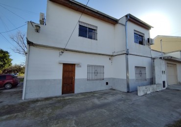 PH DE 3 AMBIENTES EN PLANTA BAJA AL FRENTE CON PATIO. 73M2. LLAVALLOL.