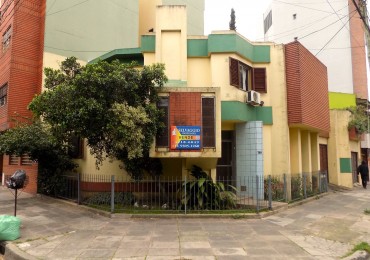 CASA SOBRE ESQUINA EN PLANTA ALTA DE 3 AMBIENTES, CON GARAGE Y TERRAZA. VALENTIN ALSINA.