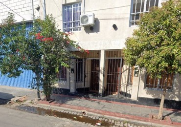 DUPLEX AL FRENTE DE 3 AMBIENTES, CON ENTRADA INDEPENDIENTE Y PATIO.