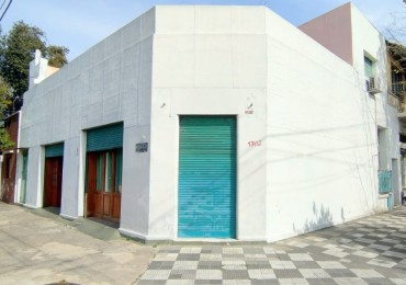 CASA DE 2 AMIENTES CON LOCAL COMERCIAL SOBRE ESQUINA 120M2.