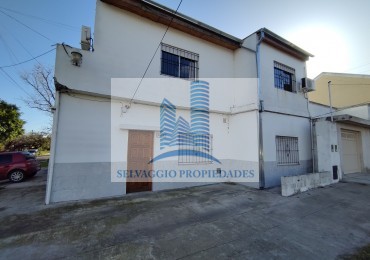 PH DE 3 AMBIENTES EN PLANTA BAJA AL FRENTE CON PATIO. 73M2. LLAVALLOL.